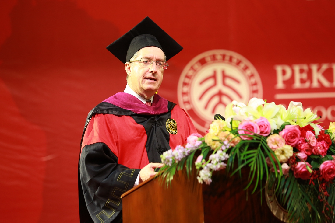 221a911f1df74b91ad28f7073a75419f.jpg 创始院长Jeffrey Lehman教授_副本.jpg