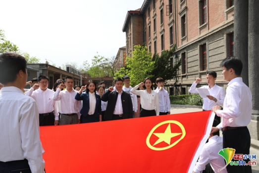http://news.youth.cn/wztt/201904/W020190420632268593080.png