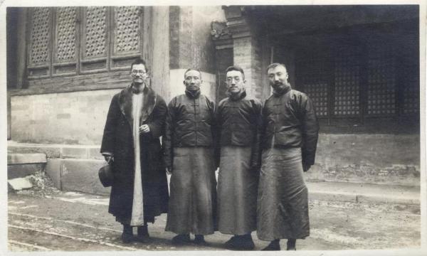 http://image.thepaper.cn/www/image/18/868/657.jpg
