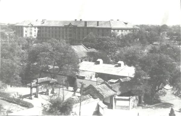 http://image.thepaper.cn/www/image/18/868/661.jpg