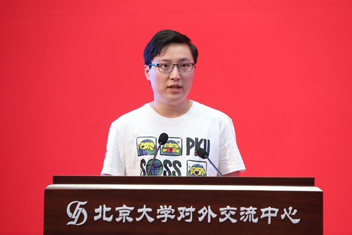 bac2ffec94834077978f80dbf8f7baa5.jpg 13 研究生新生代表裴召文发言_副本.jpg