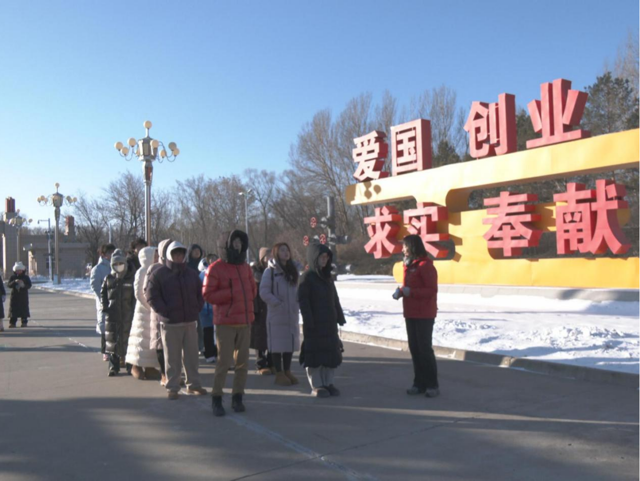5+实践团参观铁人一口井.png