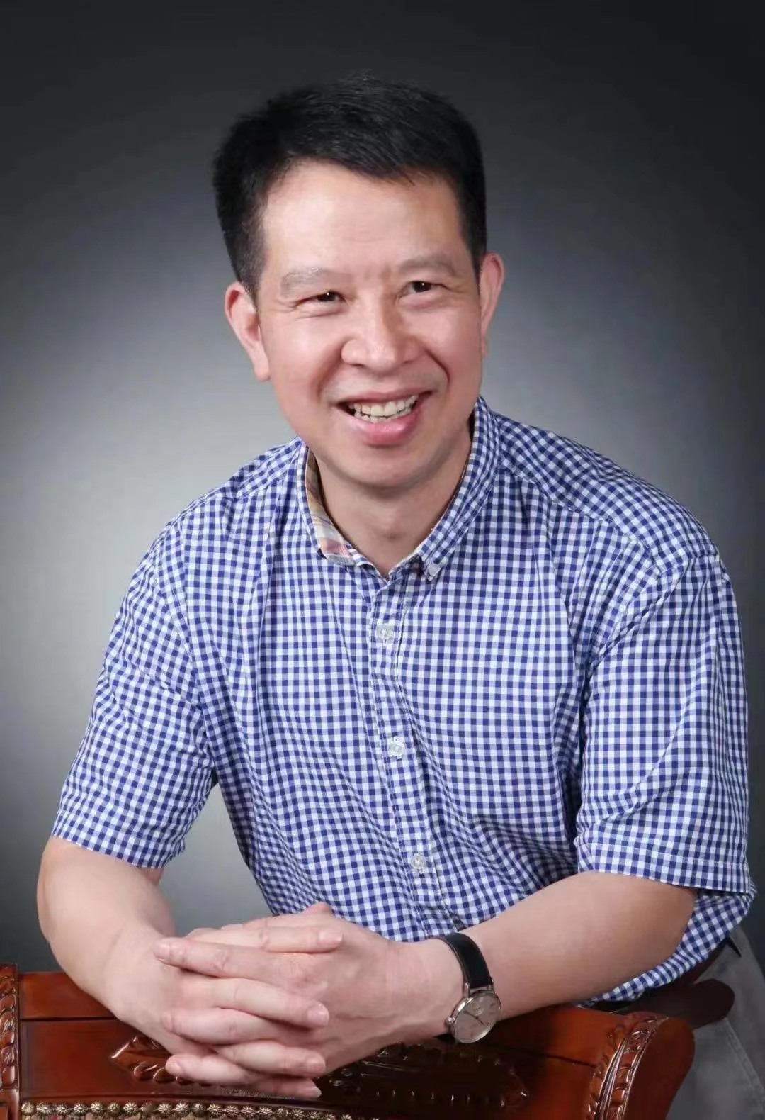 邱泽奇.jpg 邱泽奇.jpg